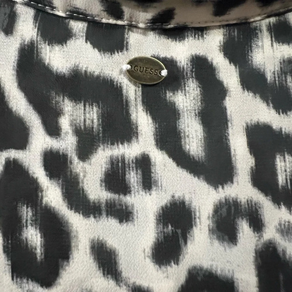 Leopard print Guess blouse size small,open back - Picture 5 of 6
